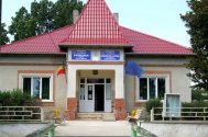 Angajaţii Primăriei Independenţa l-au dat în judecată pe primar