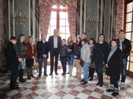 intalnire_oficiala_la_ambasada_romaniei_in_franta_resize.jpg