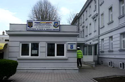 politisti_sediu_ipj.jpg politisti_sediu_ipj.jpg