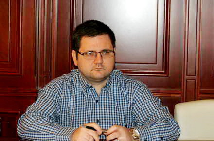Dina_Constantin_Dina_001.jpg Dina_Constantin_Dina_001.jpg
