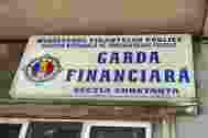 Foştii comisari de la Garda Financiară nu se lasă daţi afară