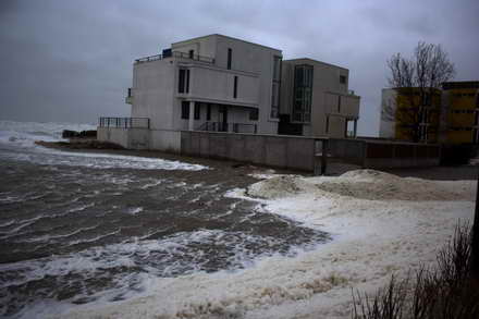fotoreportaj spuma marii negre pe soseaua dintre eforie sud si nord 60971 357500