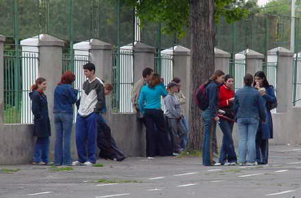 contract_-_elevi_in_curtea_scolii.jpg contract_-_elevi_in_curtea_scolii.jpg