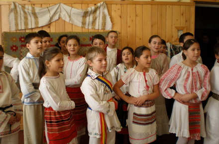 scoalacostinesti1.jpg scoalacostinesti1.jpg