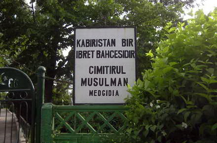 profanare_cimitirul_musulman_medgidia.jpg