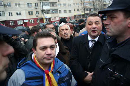 steaua revolutionarului pe cale de disparitie nicolae mavrodin bolid de lux cladire in capitala si arest