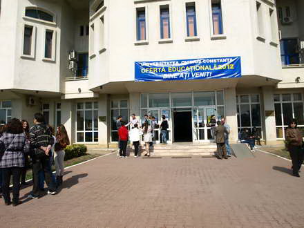 facultatile universitatii ovidius au inceput batalia pe viitorii studenti galerie foto 34332 363840