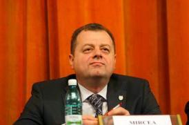 UPDATE Cele 39 de persoane trimise în judecată au fost achitate Vezi Doamne, argumente-şoc în dosarul Portul! - Boli de nemenţionat, medicină tradiţională chineză şi scaune de senatori, „aruncate\