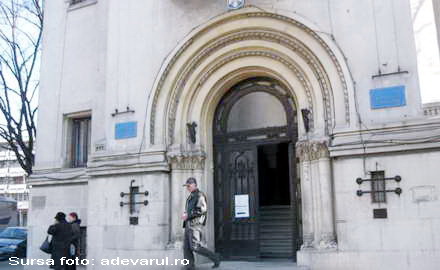 09_arestati_tribunalul_prahova1.jpg 09_arestati_tribunalul_prahova1.jpg