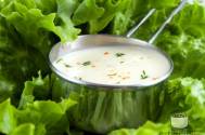 Dressing pentru salate cu lapte batut