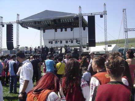 concert de exceptie agrement si relaxare ziua comunei pestera a atras mii de petrecareti galerie foto