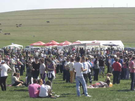 concert de exceptie agrement si relaxare ziua comunei pestera a atras mii de petrecareti galerie foto