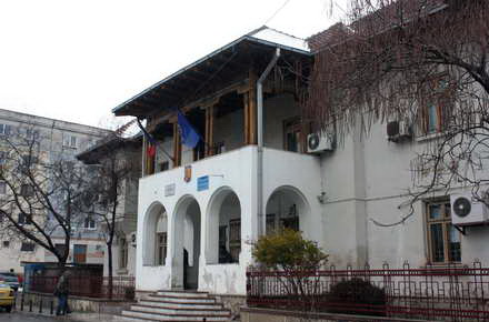 politist_-_Judecatoria_Mangalia.jpg politist_-_Judecatoria_Mangalia.jpg