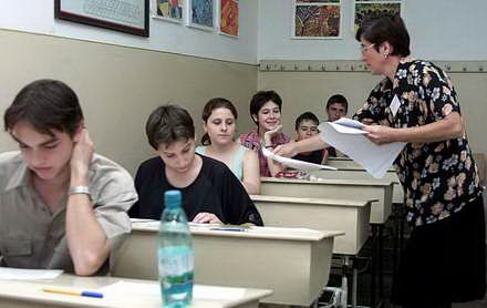 07_gradatii_de_merit_-_profesor_in_clasa.jpg 07_gradatii_de_merit_-_profesor_in_clasa.jpg