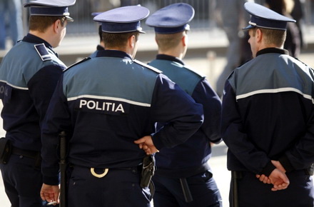 posturi-politisti2.jpg posturi-politisti2.jpg