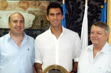 tecau.jpg tecau.jpg
