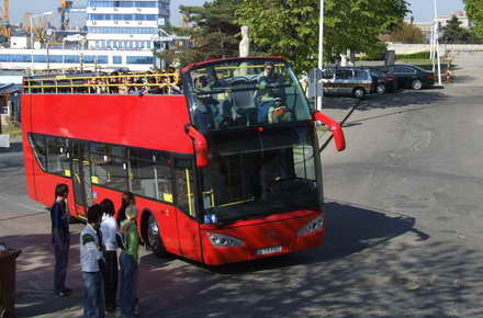 turisti_autobuz_etajat_2.jpg