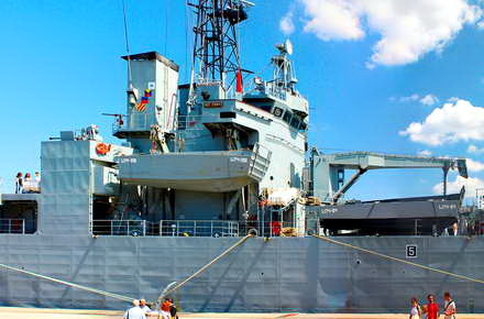 10_turisti_nava_scoala_Samos1.jpg 10_turisti_nava_scoala_Samos1.jpg