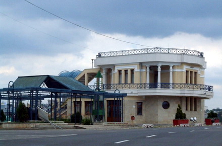 turisti-muzeuportcuibulreginei.jpg turisti-muzeuportcuibulreginei.jpg