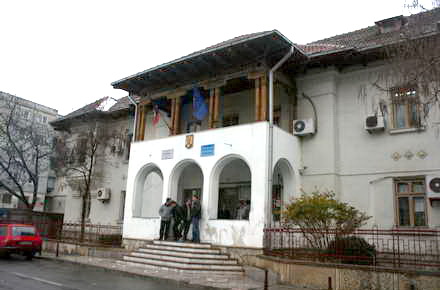 Ivan_judecatoria_mangalia.jpg Ivan_judecatoria_mangalia.jpg