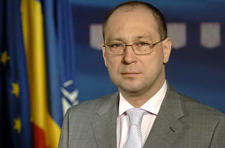 constanteni_langa_basescu_-_Daniel_Andrei_Moldoveanu.jpg