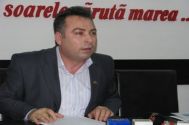 Primarul Năvodariului, Nicolae Matei, pe Facebook „Ministrul Mediului, Rovana Plumb, în loc să colaboreze cu primarii din România a plecat prin păduri să îmblânzească ursii agresivi!\