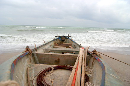 lipoveni pe plaja de la tuzla renegatii deltei si au intins plasele in marea neagra 73216 382841