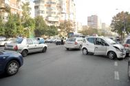 Accident în lanţ pe bulevardul LăpuşneanuCinci maşini distruse din cauza unui taximetrist (Galerie foto)