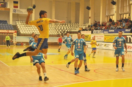 shoot_handball.jpg