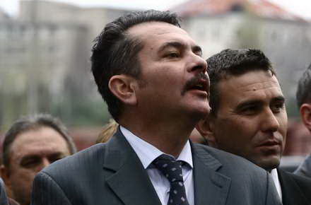 garda_-_Adrian_Toba_001.jpg