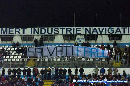 bannere pro farul puse pe stalpii de nocturna la meciul viitorul dinamo 74709 387071