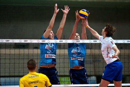 volei.jpg volei.jpg