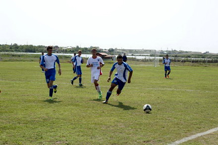 minunea de pe izlaz la corbu au rasarit peste noapte o echipa de fotbal si un stadion galerie foto 80457