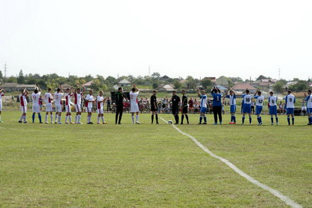 minunea de pe izlaz la corbu au rasarit peste noapte o echipa de fotbal si un stadion galerie foto 80457