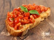 Bruschetta cu rosii