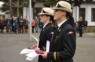 Absolvenţii Academiei Navale, avansaţi în grad de Ziua Naţională Şefele de promoţie au fost distinse cu Emblema de Merit pentru Ştiinţă Militară (galerie foto)
