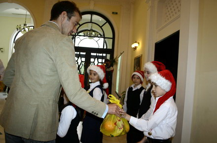 dulciuri_primarie_pachete_copii.jpg dulciuri_primarie_pachete_copii.jpg