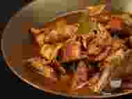 Tocanita filipineza de porc si pui