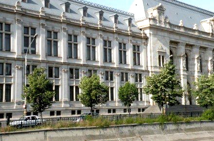 guliu-curteadeapelbucuresti.jpg guliu-curteadeapelbucuresti.jpg
