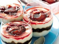  Prune caramelizate cu iaurt grecesc 