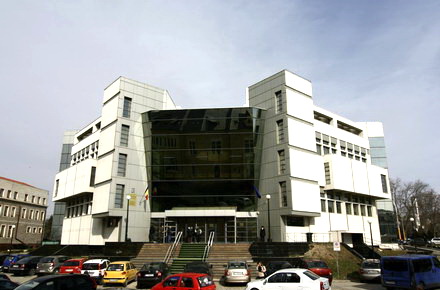 mita_palatul_de_justitie_02.jpg mita_palatul_de_justitie_02.jpg