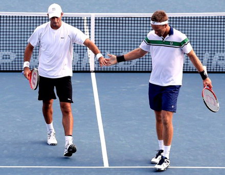 tenis.jpg tenis.jpg