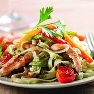  Salată de paste cu pui 