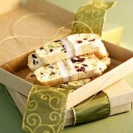  Biscotti cu fistic si coacaze 