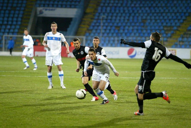 debut stramb pe stadionul farul viitorul doar egal cu universitatea cluj galerie foto 450175