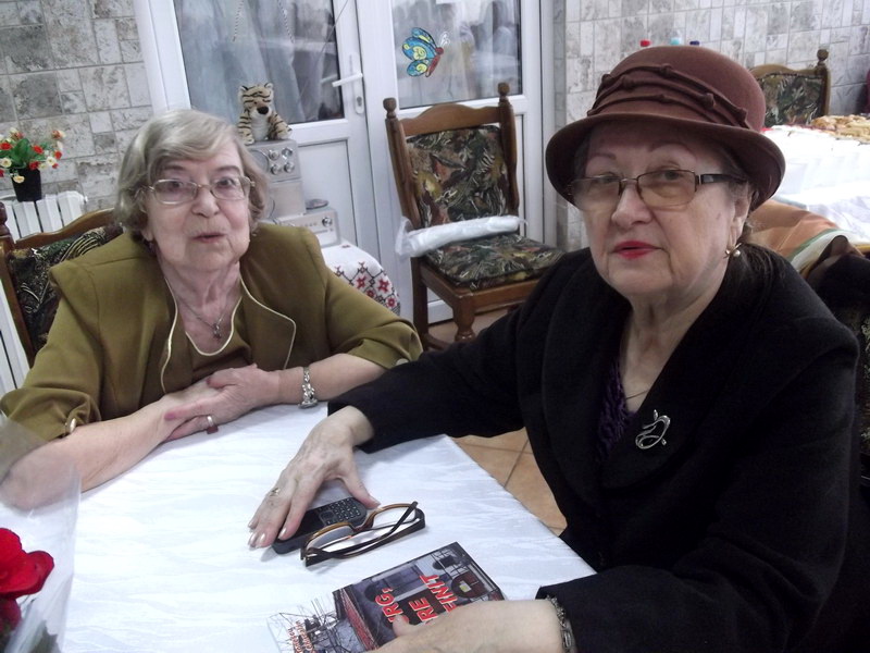 lansarea cartii in amurg spre infinit deputatul manuela mitrea alaturi de autoarea amalia maria ionescu
