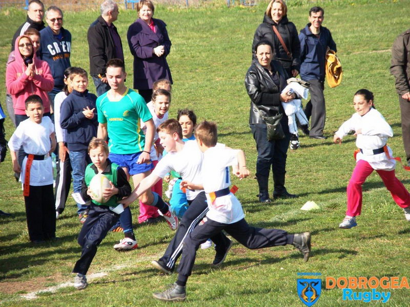 scoala gimnaziala 8 din constanta s a calificat la zona de rugby tag galerie foto 455171