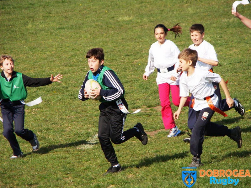 scoala gimnaziala 8 din constanta s a calificat la zona de rugby tag galerie foto 455171