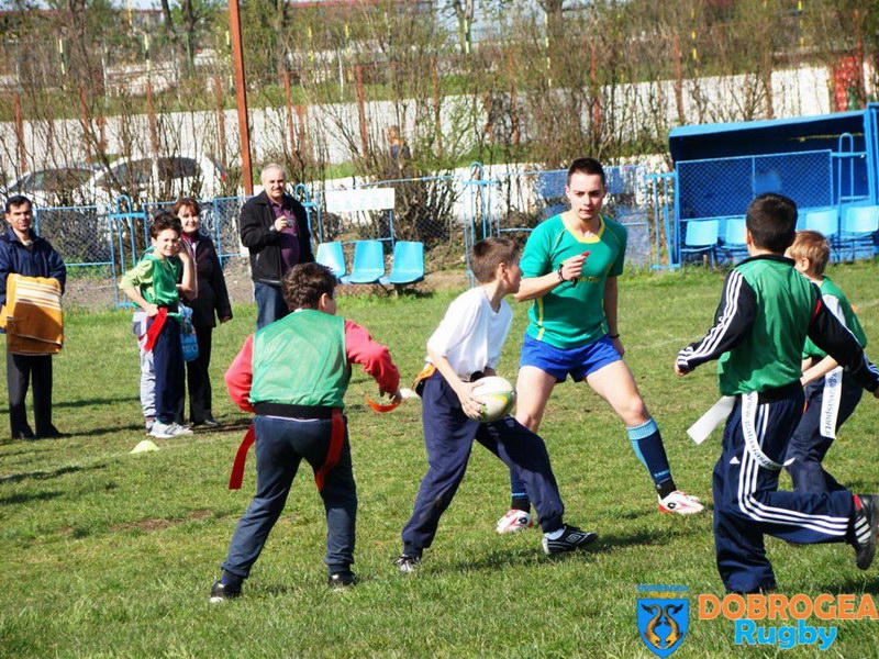 scoala gimnaziala 8 din constanta s a calificat la zona de rugby tag galerie foto 455171
