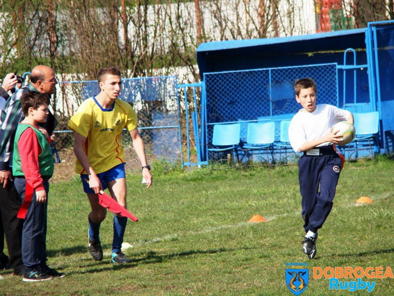 scoala gimnaziala 8 din constanta s a calificat la zona de rugby tag galerie foto 455171
